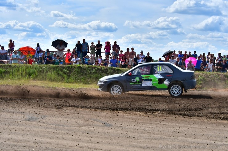 Rallijkrosa čempionāta 2. posms Salas novada Biržos pulcēja lielu skaitu sportistu un atbalstītāju, garantējot īpašu autosporta piepildītu brīvdienu Rallijkrosa čempionāta 2. posms Salas novada Biržos pulcēja lielu skaitu sportistu un atbalstītāju, garantējot īpašu autosporta piepildītu brīvdienu 257076