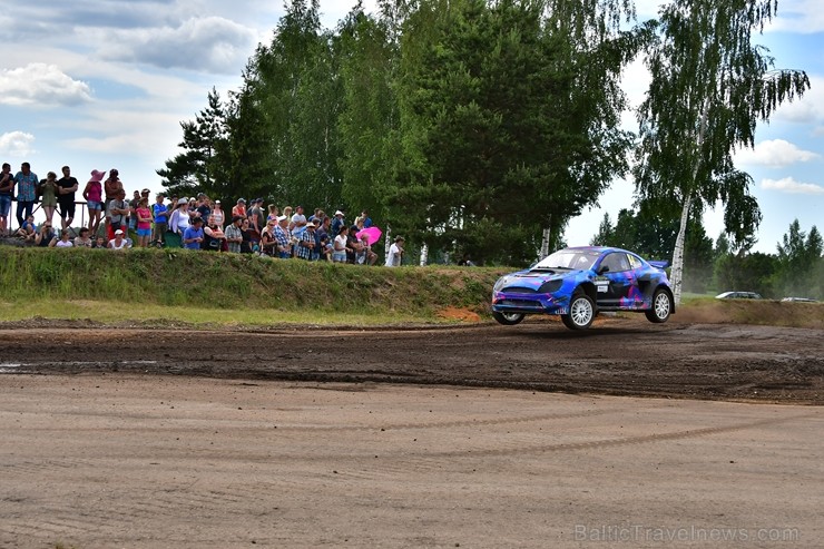 Rallijkrosa čempionāta 2. posms Salas novada Biržos pulcēja lielu skaitu sportistu un atbalstītāju, garantējot īpašu autosporta piepildītu brīvdienu Rallijkrosa čempionāta 2. posms Salas novada Biržos pulcēja lielu skaitu sportistu un atbalstītāju, garantējot īpašu autosporta piepildītu brīvdienu 257077