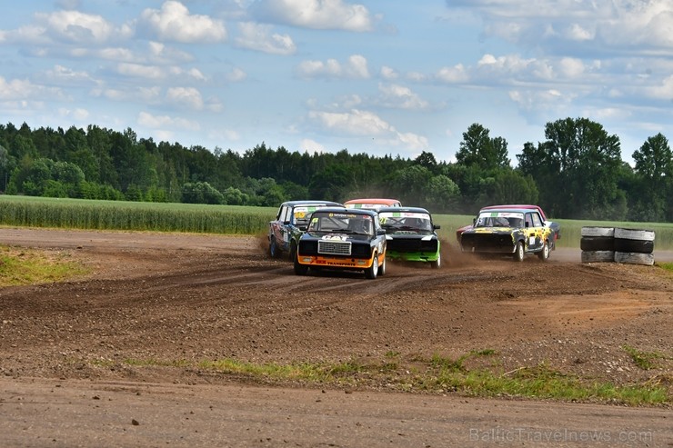 Rallijkrosa čempionāta 2. posms Salas novada Biržos pulcēja lielu skaitu sportistu un atbalstītāju, garantējot īpašu autosporta piepildītu brīvdienu Rallijkrosa čempionāta 2. posms Salas novada Biržos pulcēja lielu skaitu sportistu un atbalstītāju, garantējot īpašu autosporta piepildītu brīvdienu 257081