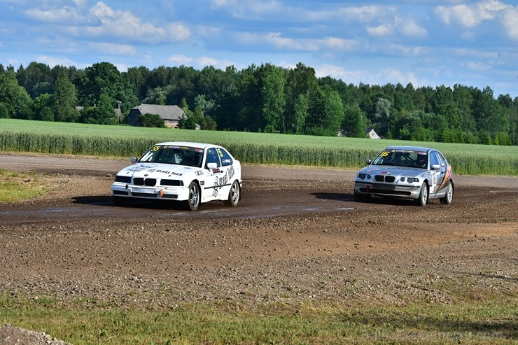 Rallijkrosa čempionāta 2. posms Salas novada Biržos pulcēja lielu skaitu sportistu un atbalstītāju, garantējot īpašu autosporta piepildītu brīvdienu Rallijkrosa čempionāta 2. posms Salas novada Biržos pulcēja lielu skaitu sportistu un atbalstītāju, garantējot īpašu autosporta piepildītu brīvdienu 257083