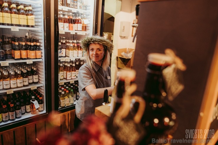 Brangi jo brangi Valmiermuižas parkā aizvadīts etnofestivāls SVIESTS 2019, kurā uzstājās pasaulē atzīti pašmāju mākslinieki Brangi jo brangi Valmiermuižas parkā aizvadīts etnofestivāls SVIESTS 2019, kurā uzstājās pasaulē atzīti pašmāju mākslinieki 257190