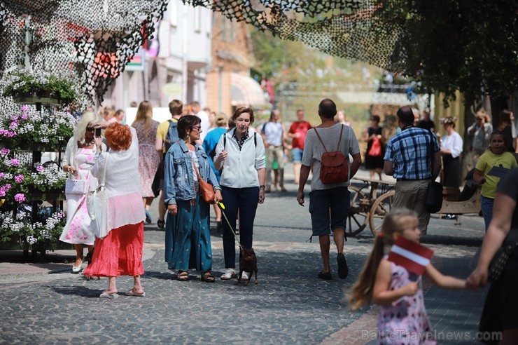 Cēsīs ar plašu pasākumu programmu 22.06.2019 svinēja Latvijas Uzvaras dienu, atceroties Cēsu kauju notikumus pirms 100 gadiem Cēsīs ar plašu pasākumu programmu 22.06.2019 svinēja Latvijas Uzvaras dienu, atceroties Cēsu kauju notikumus pirms 100 gadiem 257534