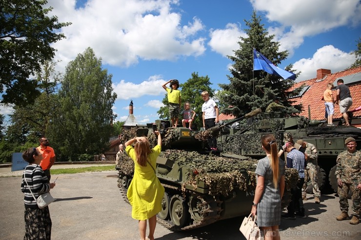 Cēsīs ar plašu pasākumu programmu 22.06.2019 svinēja Latvijas Uzvaras dienu, atceroties Cēsu kauju notikumus pirms 100 gadiem Cēsīs ar plašu pasākumu programmu 22.06.2019 svinēja Latvijas Uzvaras dienu, atceroties Cēsu kauju notikumus pirms 100 gadiem 257537
