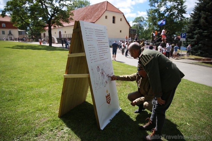Cēsīs ar plašu pasākumu programmu 22.06.2019 svinēja Latvijas Uzvaras dienu, atceroties Cēsu kauju notikumus pirms 100 gadiem Cēsīs ar plašu pasākumu programmu 22.06.2019 svinēja Latvijas Uzvaras dienu, atceroties Cēsu kauju notikumus pirms 100 gadiem 257552
