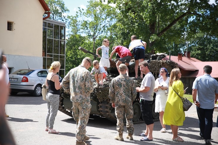 Cēsīs ar plašu pasākumu programmu 22.06.2019 svinēja Latvijas Uzvaras dienu, atceroties Cēsu kauju notikumus pirms 100 gadiem Cēsīs ar plašu pasākumu programmu 22.06.2019 svinēja Latvijas Uzvaras dienu, atceroties Cēsu kauju notikumus pirms 100 gadiem 257553