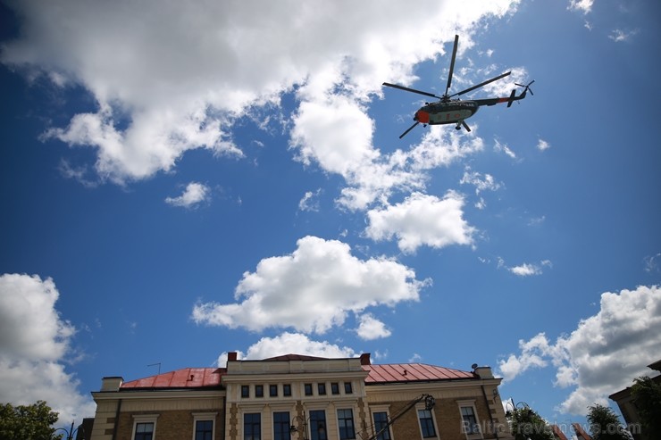 Pirms 100 gadiem Latvijas valsts pastāvēšana tika izcīnīta Neatkarības kara laikā, kad Ziemeļlatvijas frontes līnijā latviešu un igauņu karaspēki pie Pirms 100 gadiem Latvijas valsts pastāvēšana tika izcīnīta Neatkarības kara laikā, kad Ziemeļlatvijas frontes līnijā latviešu un igauņu karaspēki pie 257672