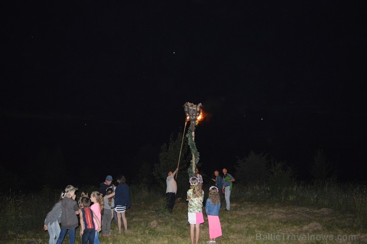 Ar ielīgošanas rituāliem, lustēm un dančiem Višķu pagasta estrādē aizritējis ikgadējais pasākums Ar ielīgošanas rituāliem, lustēm un dančiem Višķu pagasta estrādē aizritējis ikgadējais pasākums