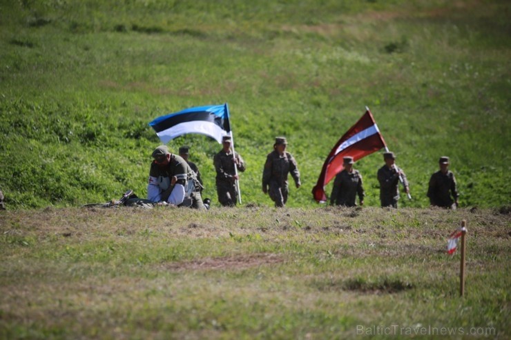 Kaujā Cēsīs piedalījās vairāk nekā 200 rekonstruktori no Latvijas, Igaunijas, Lietuvas, Polijas un Krievijas, cīņu meistari un Latvijas Nacionālās aiz Kaujā Cēsīs piedalījās vairāk nekā 200 rekonstruktori no Latvijas, Igaunijas, Lietuvas, Polijas un Krievijas, cīņu meistari un Latvijas Nacionālās aiz 257807