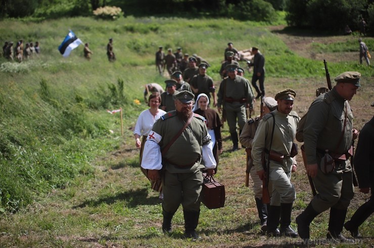 Kaujā Cēsīs piedalījās vairāk nekā 200 rekonstruktori no Latvijas, Igaunijas, Lietuvas, Polijas un Krievijas, cīņu meistari un Latvijas Nacionālās aiz Kaujā Cēsīs piedalījās vairāk nekā 200 rekonstruktori no Latvijas, Igaunijas, Lietuvas, Polijas un Krievijas, cīņu meistari un Latvijas Nacionālās aiz 257816