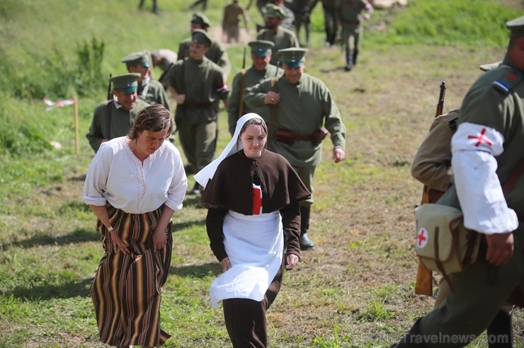 Kaujā Cēsīs piedalījās vairāk nekā 200 rekonstruktori no Latvijas, Igaunijas, Lietuvas, Polijas un Krievijas, cīņu meistari un Latvijas Nacionālās aiz Kaujā Cēsīs piedalījās vairāk nekā 200 rekonstruktori no Latvijas, Igaunijas, Lietuvas, Polijas un Krievijas, cīņu meistari un Latvijas Nacionālās aiz 257817
