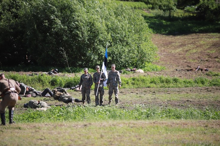 Kaujā Cēsīs piedalījās vairāk nekā 200 rekonstruktori no Latvijas, Igaunijas, Lietuvas, Polijas un Krievijas, cīņu meistari un Latvijas Nacionālās aiz Kaujā Cēsīs piedalījās vairāk nekā 200 rekonstruktori no Latvijas, Igaunijas, Lietuvas, Polijas un Krievijas, cīņu meistari un Latvijas Nacionālās aiz 257845