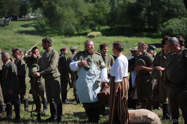 Kaujā Cēsīs piedalījās vairāk nekā 200 rekonstruktori no Latvijas, Igaunijas, Lietuvas, Polijas un Krievijas, cīņu meistari un Latvijas Nacionālās aiz Kaujā Cēsīs piedalījās vairāk nekā 200 rekonstruktori no Latvijas, Igaunijas, Lietuvas, Polijas un Krievijas, cīņu meistari un Latvijas Nacionālās aiz 257855