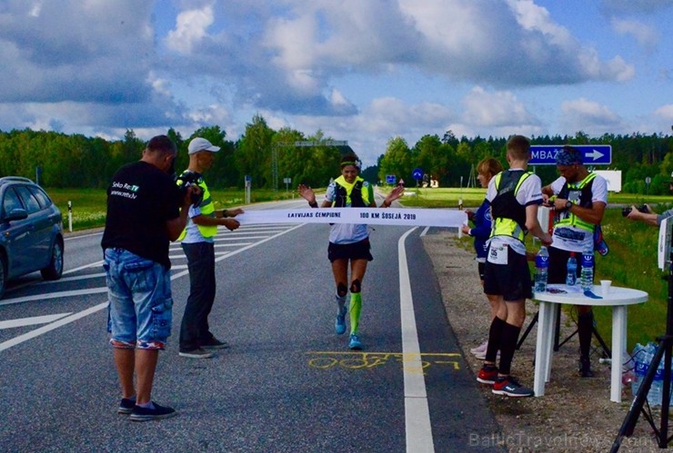 Vēsturiskais 107 km skrējiensoļojums Rīga - Valmiera šogad atzīmē 30 gadu jubileju. Pirmais skrējiens norisinājās 1989. gadā - trīs dienas pēc leģendā Vēsturiskais 107 km skrējiensoļojums Rīga - Valmiera šogad atzīmē 30 gadu jubileju. Pirmais skrējiens norisinājās 1989. gadā - trīs dienas pēc leģendā 257898