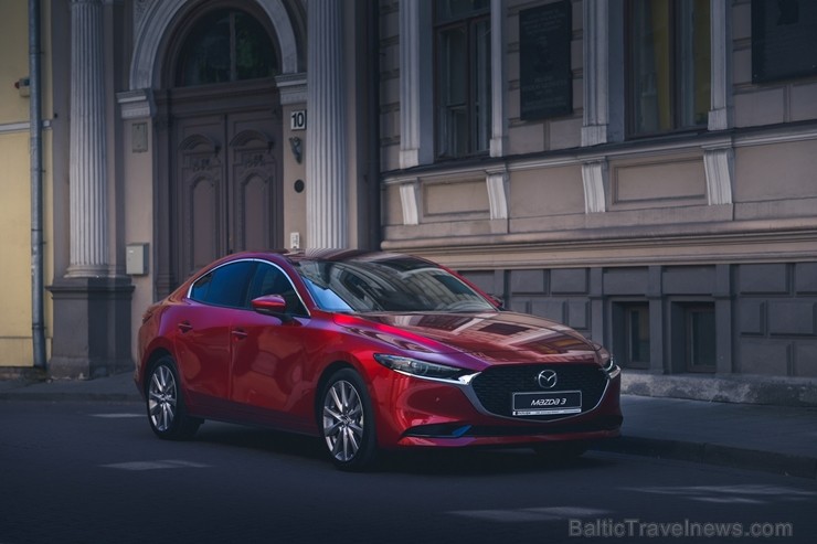 Vienam no kompaktās klases hečbekiem Mazda3 ir dvīņubrālis, kuru droši var saukt par vienu no skaistākajiem kompaktās klases sedaniem Vienam no kompaktās klases hečbekiem Mazda3 ir dvīņubrālis, kuru droši var saukt par vienu no skaistākajiem kompaktās klases sedaniem 258423