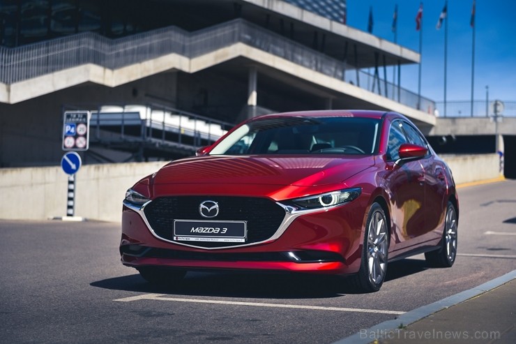 Vienam no kompaktās klases hečbekiem Mazda3 ir dvīņubrālis, kuru droši var saukt par vienu no skaistākajiem kompaktās klases sedaniem Vienam no kompaktās klases hečbekiem Mazda3 ir dvīņubrālis, kuru droši var saukt par vienu no skaistākajiem kompaktās klases sedaniem 258426