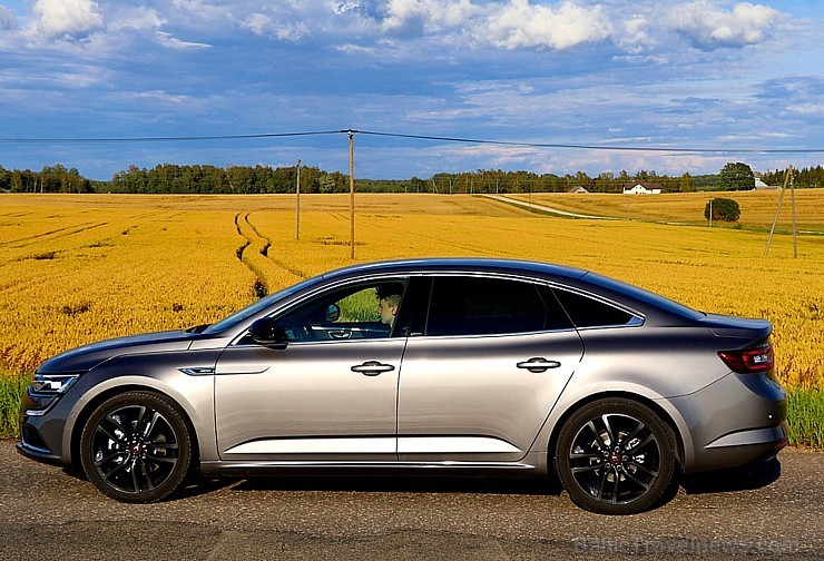 Travelnews.lv apceļo Latviju ar jauno «Renault Talisman» 259103