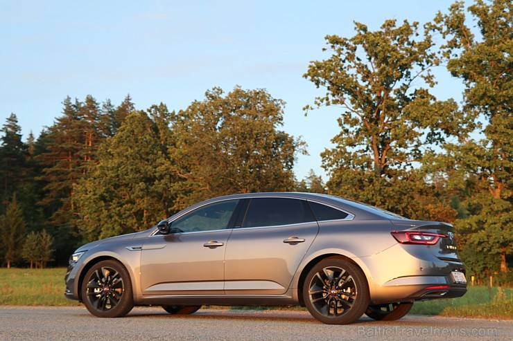Travelnews.lv apceļo Latviju ar jauno «Renault Talisman» 259120