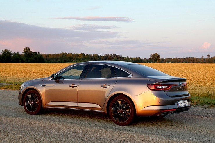 Travelnews.lv apceļo Latviju ar jauno «Renault Talisman» 259121