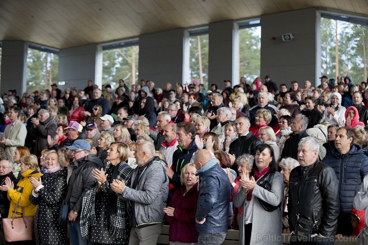 Muzikālā izrāde «Čikāgas piecīši. Leģendu atgriešanās» apceļo Latvijas pilsētas un mazpilsētas. Foto: Andris Zemels Muzikālā izrāde «Čikāgas piecīši. Leģendu atgriešanās» apceļo Latvijas pilsētas un mazpilsētas. Foto: Andris Zemels 259303