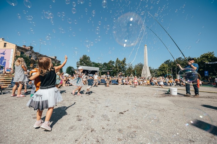 Cēsis aktīvi svin pilsētas svētkus «Cēsis 813» 259403