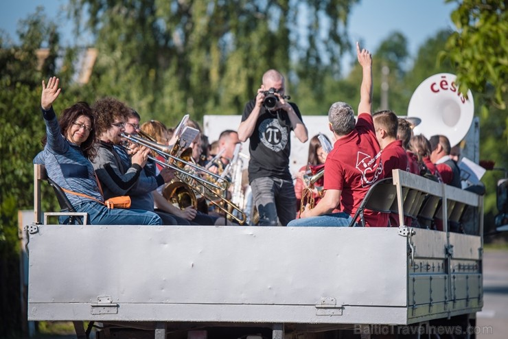 Cēsis aktīvi svin pilsētas svētkus «Cēsis 813» 259424