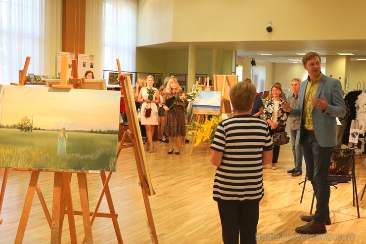 Mazsalacā reizē ar pilsētas svētkiem jau devīto gadu svin Mazsalacā dzimušā amatnieka, velosipēdu izgatavotāja Gustava Ērenpreisa jubileju Mazsalacā reizē ar pilsētas svētkiem jau devīto gadu svin Mazsalacā dzimušā amatnieka, velosipēdu izgatavotāja Gustava Ērenpreisa jubileju 259629
