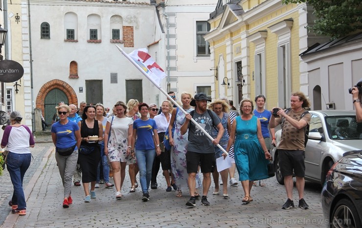 Sv. Jēkaba dienā tika atklāta un iesvētīta Latvijā pirmā gliemežvāka simbola zīme un izsniegta pirmā Latvijas svētceļnieka pase latvietim Bruno Skaram Sv. Jēkaba dienā tika atklāta un iesvētīta Latvijā pirmā gliemežvāka simbola zīme un izsniegta pirmā Latvijas svētceļnieka pase latvietim Bruno Skaram 260518