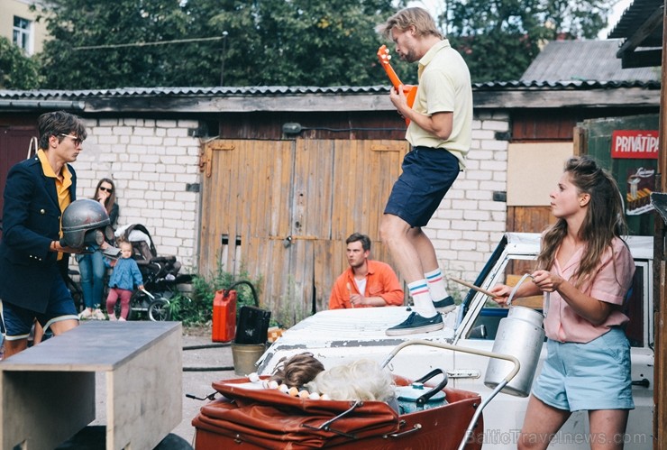 Ar deviņām izrādēm, izzinošām aktivitātēm un devīzi Ar deviņām izrādēm, izzinošām aktivitātēm un devīzi
