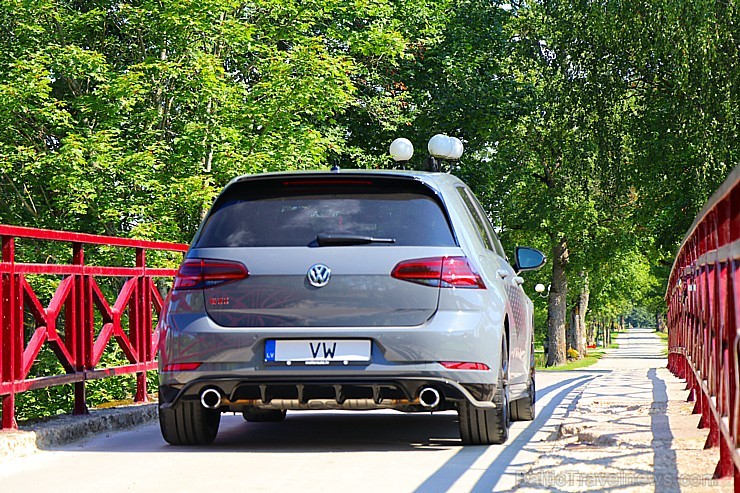 Travelnews.lv apceļo Latviju ar jauno un jaudīgo «VW Golf GTI TRC» 260948