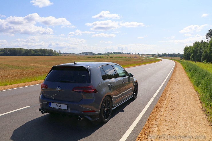 Travelnews.lv apceļo Latviju ar jauno un jaudīgo «VW Golf GTI TRC» 260952