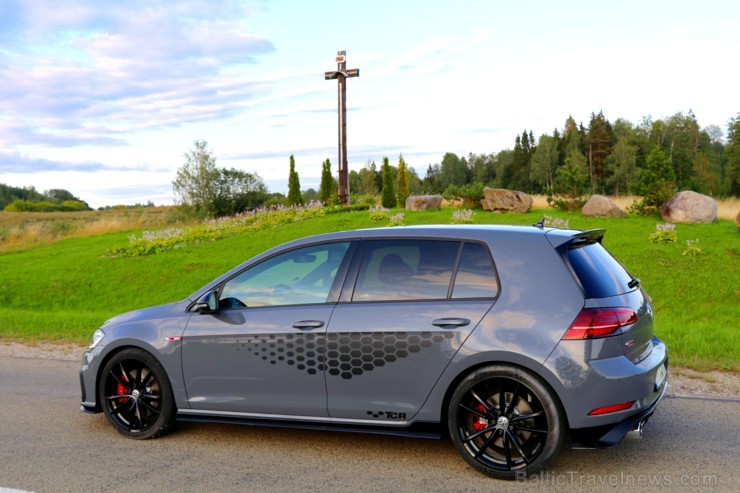 Travelnews.lv apceļo Latviju ar jauno un jaudīgo «VW Golf GTI TRC» 260964