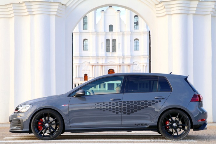 Travelnews.lv apceļo Latviju ar jauno un jaudīgo «VW Golf GTI TRC» 260965