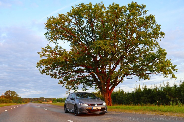 Travelnews.lv apceļo Latviju ar jauno un jaudīgo «VW Golf GTI TRC» 260967