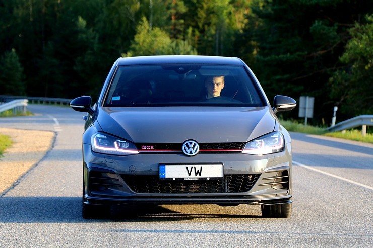 Travelnews.lv apceļo Latviju ar jauno un jaudīgo «VW Golf GTI TRC» 260971