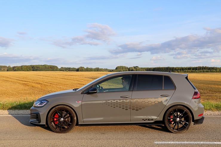 Travelnews.lv apceļo Latviju ar jauno un jaudīgo «VW Golf GTI TRC» 260976