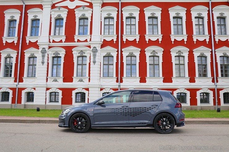 Travelnews.lv apceļo Latviju ar jauno un jaudīgo «VW Golf GTI TRC» 260980