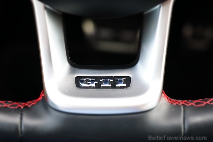 Travelnews.lv apceļo Latviju ar jauno un jaudīgo «VW Golf GTI TRC» 260995