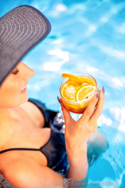 Viesnīcas Lielupe by Semarah Hotels atklātajā baseinā var baudīt vasarīgas sajūtas 261062