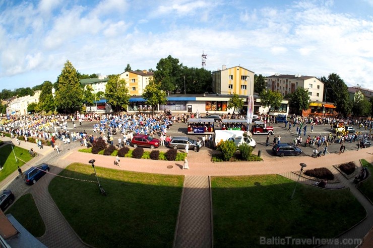 Ar daudzveidīgu svētku programmu un ne vienu vien muzikālu pārsteigumu svin Ventspils pilsētas svētkus Ar daudzveidīgu svētku programmu un ne vienu vien muzikālu pārsteigumu svin Ventspils pilsētas svētkus 261316