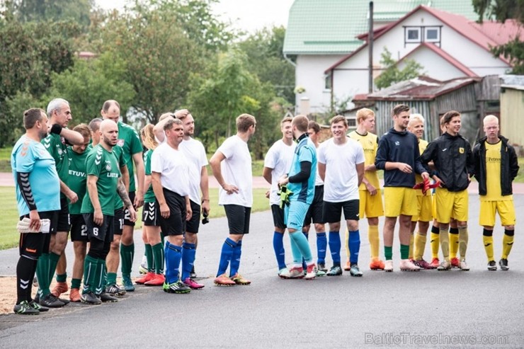 Godinot ilggadējo Latvijas futbola žurnālistu Arturu Vaideru, Preiļu stadionā tika rīkots Baltijas valstu futbola mediju turnīrs, kurā piedalījās četr Godinot ilggadējo Latvijas futbola žurnālistu Arturu Vaideru, Preiļu stadionā tika rīkots Baltijas valstu futbola mediju turnīrs, kurā piedalījās četr 261406