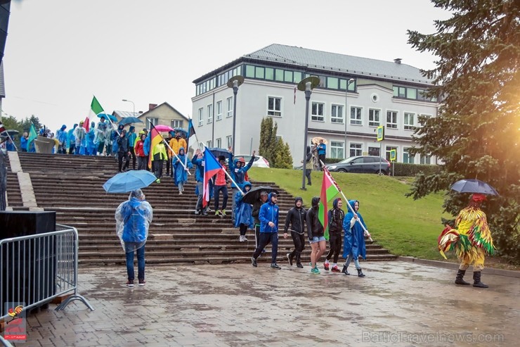 Madonā norisinās pasaules čempionāts distanču slēpošanas vasaras paveidā rollerslēpošanā, kas pulcē teju 170 dalībnieku no 15 pasaules valstīm Madonā norisinās pasaules čempionāts distanču slēpošanas vasaras paveidā rollerslēpošanā, kas pulcē teju 170 dalībnieku no 15 pasaules valstīm 261500
