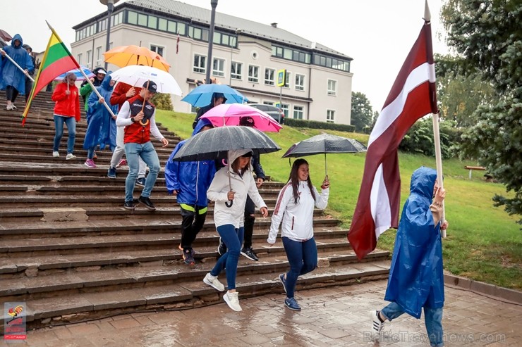 Madonā norisinās pasaules čempionāts distanču slēpošanas vasaras paveidā rollerslēpošanā, kas pulcē teju 170 dalībnieku no 15 pasaules valstīm Madonā norisinās pasaules čempionāts distanču slēpošanas vasaras paveidā rollerslēpošanā, kas pulcē teju 170 dalībnieku no 15 pasaules valstīm 261501