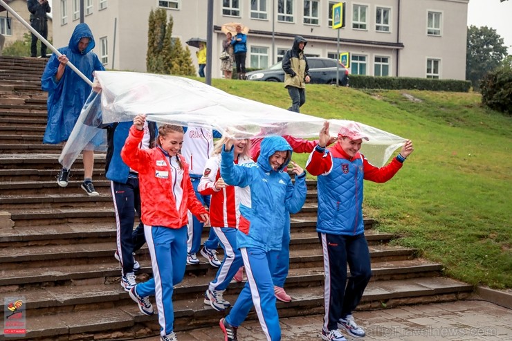 Madonā norisinās pasaules čempionāts distanču slēpošanas vasaras paveidā rollerslēpošanā, kas pulcē teju 170 dalībnieku no 15 pasaules valstīm Madonā norisinās pasaules čempionāts distanču slēpošanas vasaras paveidā rollerslēpošanā, kas pulcē teju 170 dalībnieku no 15 pasaules valstīm 261502