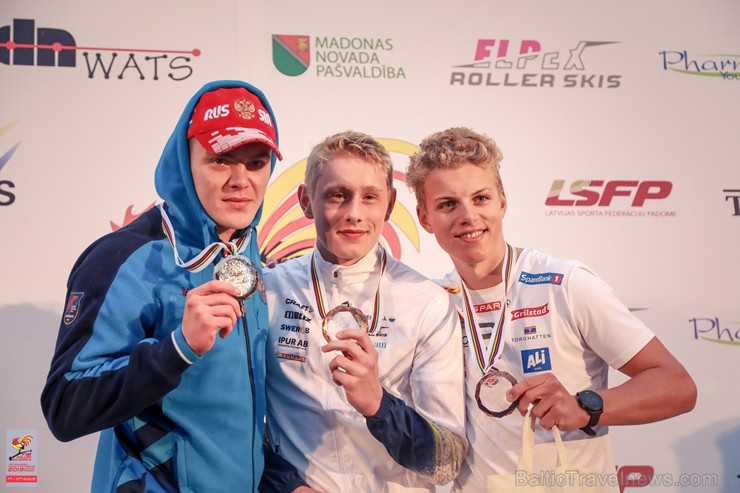 Madonā norisinās pasaules čempionāts distanču slēpošanas vasaras paveidā rollerslēpošanā, kas pulcē teju 170 dalībnieku no 15 pasaules valstīm Madonā norisinās pasaules čempionāts distanču slēpošanas vasaras paveidā rollerslēpošanā, kas pulcē teju 170 dalībnieku no 15 pasaules valstīm 261508