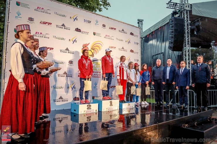 Madonā norisinās pasaules čempionāts distanču slēpošanas vasaras paveidā rollerslēpošanā, kas pulcē teju 170 dalībnieku no 15 pasaules valstīm Madonā norisinās pasaules čempionāts distanču slēpošanas vasaras paveidā rollerslēpošanā, kas pulcē teju 170 dalībnieku no 15 pasaules valstīm 261509