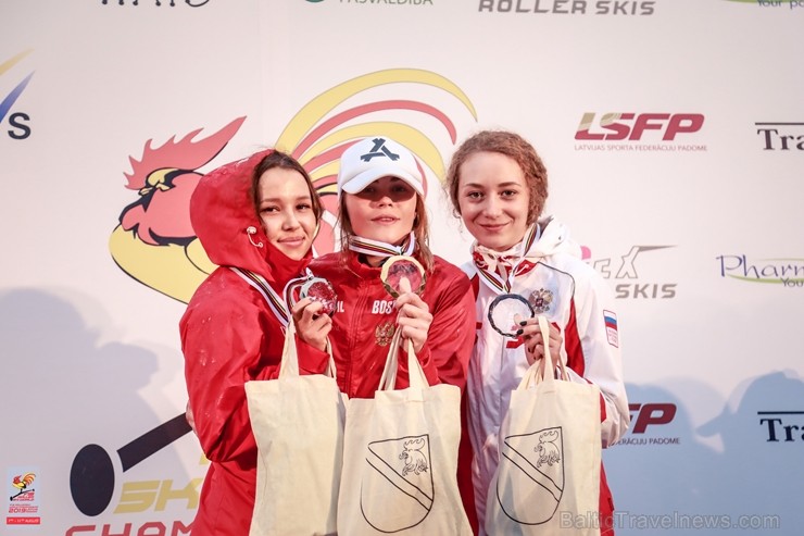 Madonā norisinās pasaules čempionāts distanču slēpošanas vasaras paveidā rollerslēpošanā, kas pulcē teju 170 dalībnieku no 15 pasaules valstīm Madonā norisinās pasaules čempionāts distanču slēpošanas vasaras paveidā rollerslēpošanā, kas pulcē teju 170 dalībnieku no 15 pasaules valstīm 261510