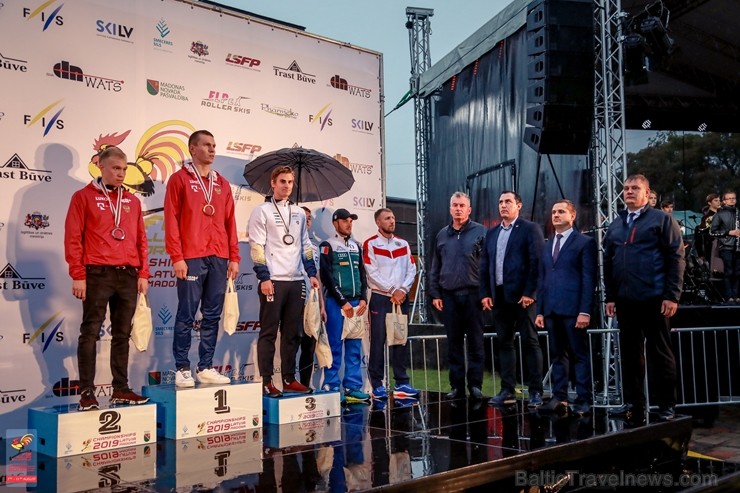 Madonā norisinās pasaules čempionāts distanču slēpošanas vasaras paveidā rollerslēpošanā, kas pulcē teju 170 dalībnieku no 15 pasaules valstīm Madonā norisinās pasaules čempionāts distanču slēpošanas vasaras paveidā rollerslēpošanā, kas pulcē teju 170 dalībnieku no 15 pasaules valstīm 261514