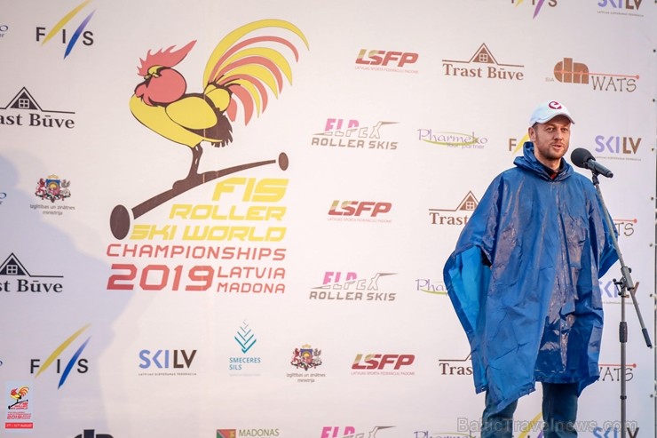 Madonā norisinās pasaules čempionāts distanču slēpošanas vasaras paveidā rollerslēpošanā, kas pulcē teju 170 dalībnieku no 15 pasaules valstīm Madonā norisinās pasaules čempionāts distanču slēpošanas vasaras paveidā rollerslēpošanā, kas pulcē teju 170 dalībnieku no 15 pasaules valstīm 261518