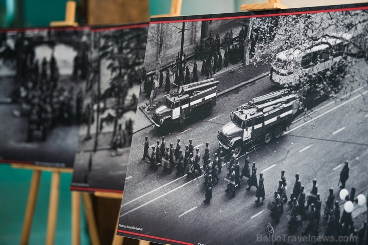 Izstādē apskatāmi fotoattēli, kas vēsta par traģiskajiem 1989. gada 9. aprīļa notikumiem, kad līdzīgi kā Baltijas valstīs Gruzijas iedzīvotāji pulcējā Izstādē apskatāmi fotoattēli, kas vēsta par traģiskajiem 1989. gada 9. aprīļa notikumiem, kad līdzīgi kā Baltijas valstīs Gruzijas iedzīvotāji pulcējā 261520