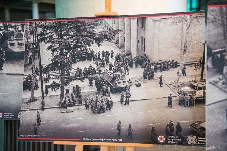 Izstādē apskatāmi fotoattēli, kas vēsta par traģiskajiem 1989. gada 9. aprīļa notikumiem, kad līdzīgi kā Baltijas valstīs Gruzijas iedzīvotāji pulcējā Izstādē apskatāmi fotoattēli, kas vēsta par traģiskajiem 1989. gada 9. aprīļa notikumiem, kad līdzīgi kā Baltijas valstīs Gruzijas iedzīvotāji pulcējā 261523